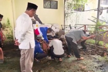 Sidak di Maros, Mentan Amran menemukan alsintan kotor dan sawah tak terkelola. Sanksi tegas langsung dijatuhkan.