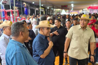 Wakil Menteri Pertanian, Sudaryono dan Ketua MPR RI, Ahmad Muzani pada acara Pembukaan Kontes Sapi APPSI Piala Ketua MPR RI di Kabupaten Wonosobo, Jawa Tengah (25/4/2026).