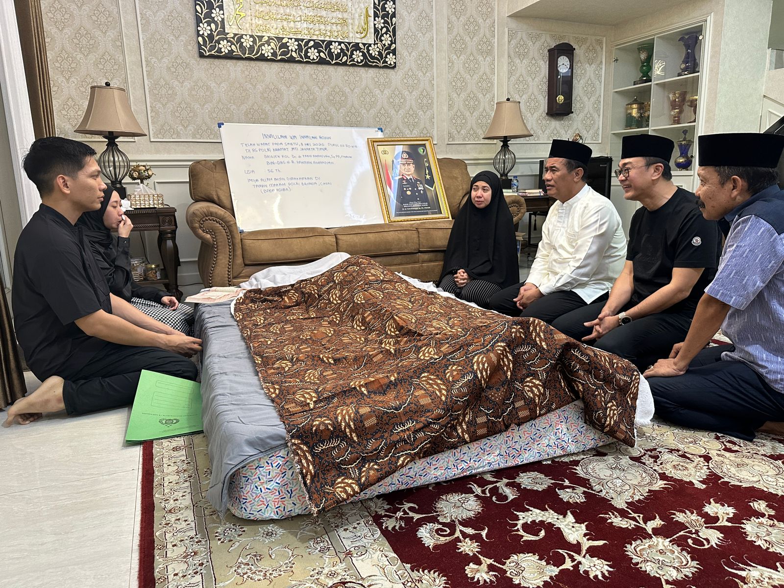 Brigjen Pol dr Farid Amansyah wafat pada 9 Mei 2026. Mentan Amran Sulaiman turut melayat dan menyebut almarhum sebagai putra terbaik Polri di bidang kesehatan.