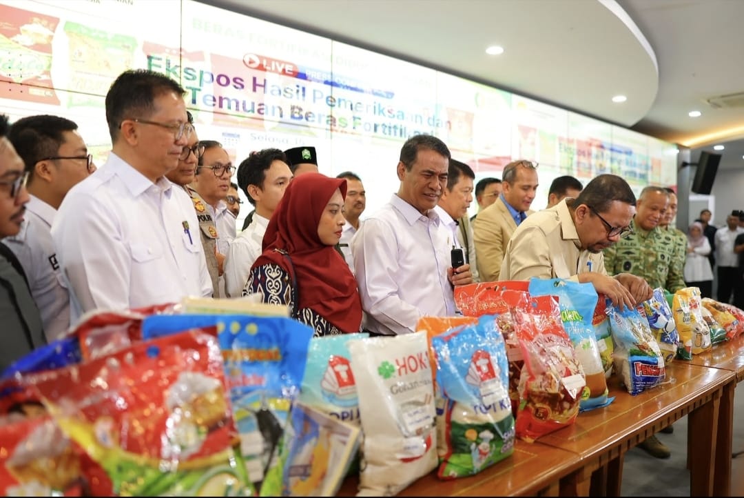 Bapanas dan Polri beberkan 3 pelanggaran 25 merek beras fortifikasi palsu: administrasi, nilai gizi, dan mutu. Potensi rugikan warga Rp89 triliun