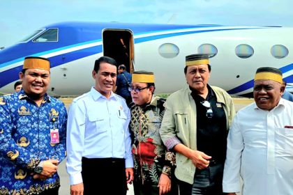 Menteri Pertanian Andi Amran Sulaiman bertemu dengan pengurus BPD KKSS Karimun, Senin (19/1/2026).