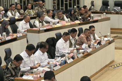 Mentan Amran dalam Rapat Kerja dan Rapat Dengar Pendapat bersama Komisi IV DPR RI.