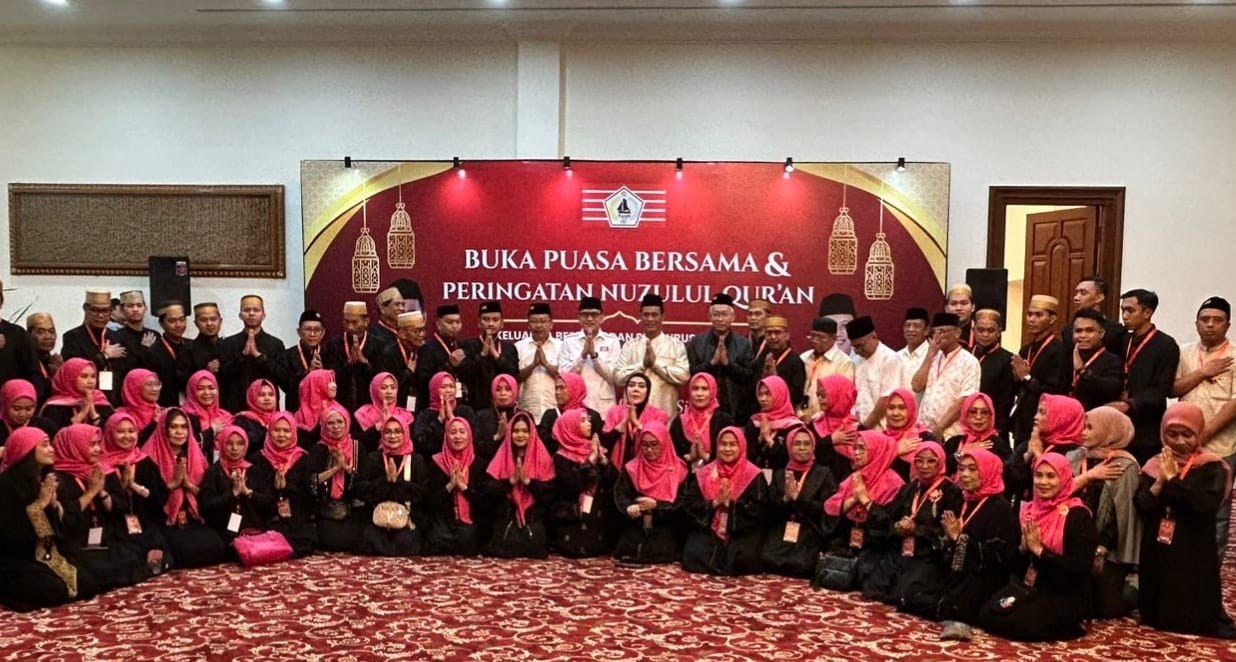 Buka Puasa Bersama dan Peringatan Nuzulul Qur'an Keluarga Besar BPP KKSS yang dihadiri Ketua Umum KKSS, Andi Amran Sulaiman dan Sekjen KKSS, Abdul Kadir Karding.