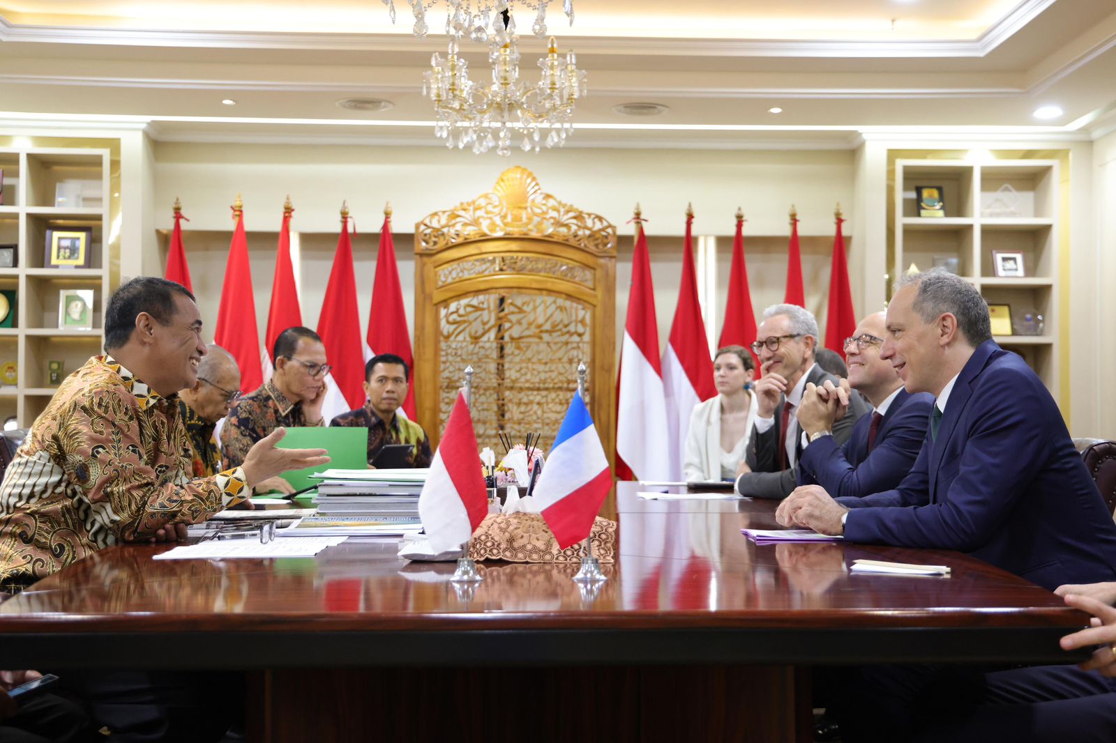 Menteri Pertanian RI, Andi Amran Sulaiman dengan Duta Besar Prancis untuk Indonesia, Fabien Penone saat bertemu di Kantor Kementerian Pertanian, Selasa (10/3/2026).