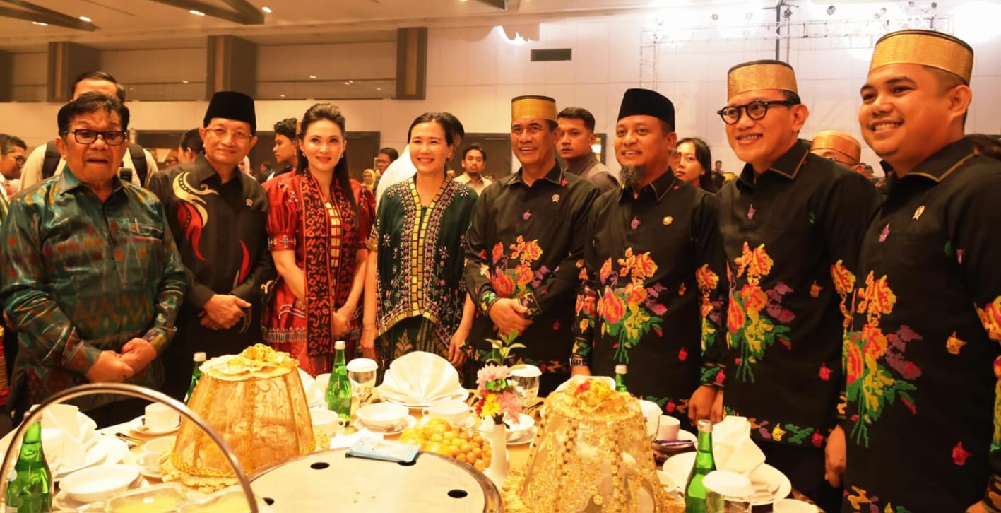 Para tokoh nasional mulai dari menteri, gubernur, jenderal, anggota DPR dan DPD serta para bupati menghadiri PSBM XXVI di Hotel Claro Makassar, Kamis (26/3/2026).