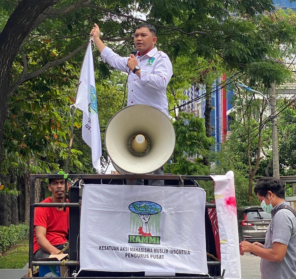 Ketua Bidang Lingkungan Hidup dan Kehutanan PP Kesatuan Aksi Mahasiswa Muslim Indonesia, Aulia Furqon