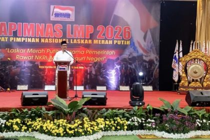 Mentan Andi Amran Sulaiman memberikan arahan dalam acara Rapat Pimpinan Nasional (Rapimnas) Laskar Merah Putih (LMP) tahun 2026 yang diselenggarakan di Hotel Kartika Chandra, Jakarta, Sabtu (13/6/2026).
