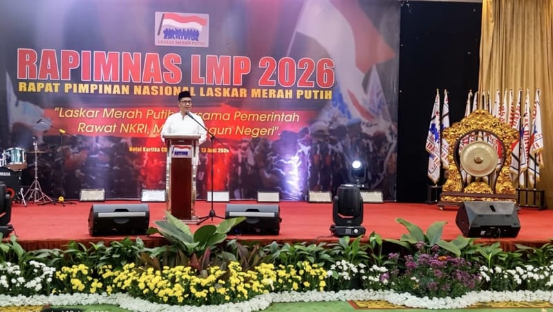 Mentan Andi Amran Sulaiman memberikan arahan dalam acara Rapat Pimpinan Nasional (Rapimnas) Laskar Merah Putih (LMP) tahun 2026 yang diselenggarakan di Hotel Kartika Chandra, Jakarta, Sabtu (13/6/2026).