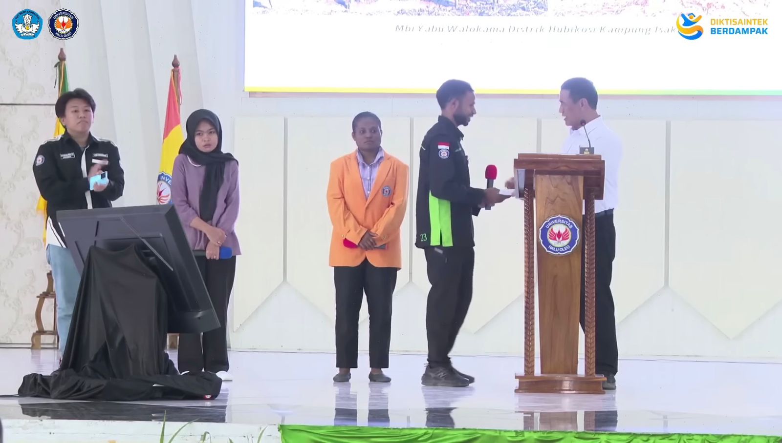 Mahasiswa Papua Kritik Mentan Amran, Berakhir Dapat Bantuan untuk Ibunya