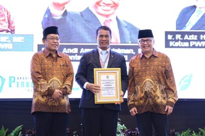 Mentan Amran Raih Penghargaan Wredatama Nugraha Utama atas Keberhasilan Swasembada Pangan