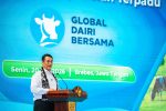 Mentan Andi Amran Sulaiman tegaskan setop impor susu jika peternak lokal mampu produksi.