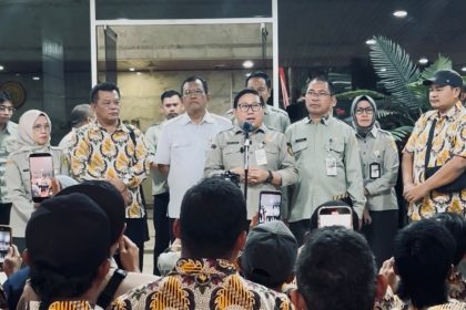Direktur Jenderal Peternakan dan Kesehatan Hewan Kementan, Agung Suganda, menyampaikan arahan kepada peternak dan pemangku kepentingan saat rapat koordinasi di Kantor Pusat Kementerian Pertanian, Jakarta, Senin, 3 Agustus 2026.