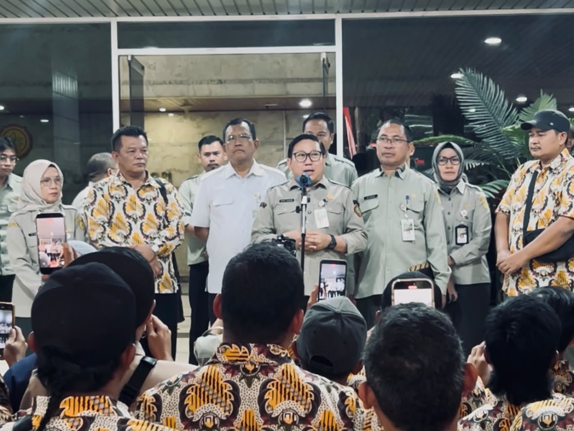 Direktur Jenderal Peternakan dan Kesehatan Hewan Kementan, Agung Suganda, menyampaikan arahan kepada peternak dan pemangku kepentingan saat rapat koordinasi di Kantor Pusat Kementerian Pertanian, Jakarta, Senin, 3 Agustus 2026.
