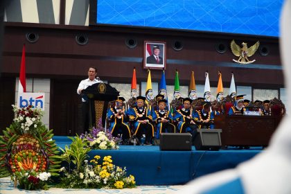 Mentan Amran saat menjadi pembicara pada Penerimaan Mahasiswa Baru (PMB) Universitas Diponegoro Tahun Akademik 2026/2027 di Semarang, Kamis (6/8).