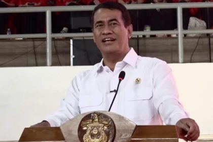 Mentan Amran saat menghadiri Pengenalan Kehidupan Kampus bagi Mahasiswa Baru (PKKMB) Universitas Hasanuddin di Makassar, Selasa (11/8/2026).