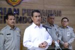 Mentan Amran Sulaiman mencopot permanen 13 pejabat Kementan terbukti judi online. Penindakan tegas ini dinilai sebagai bentuk kepedulian dan pembinaan ASN.