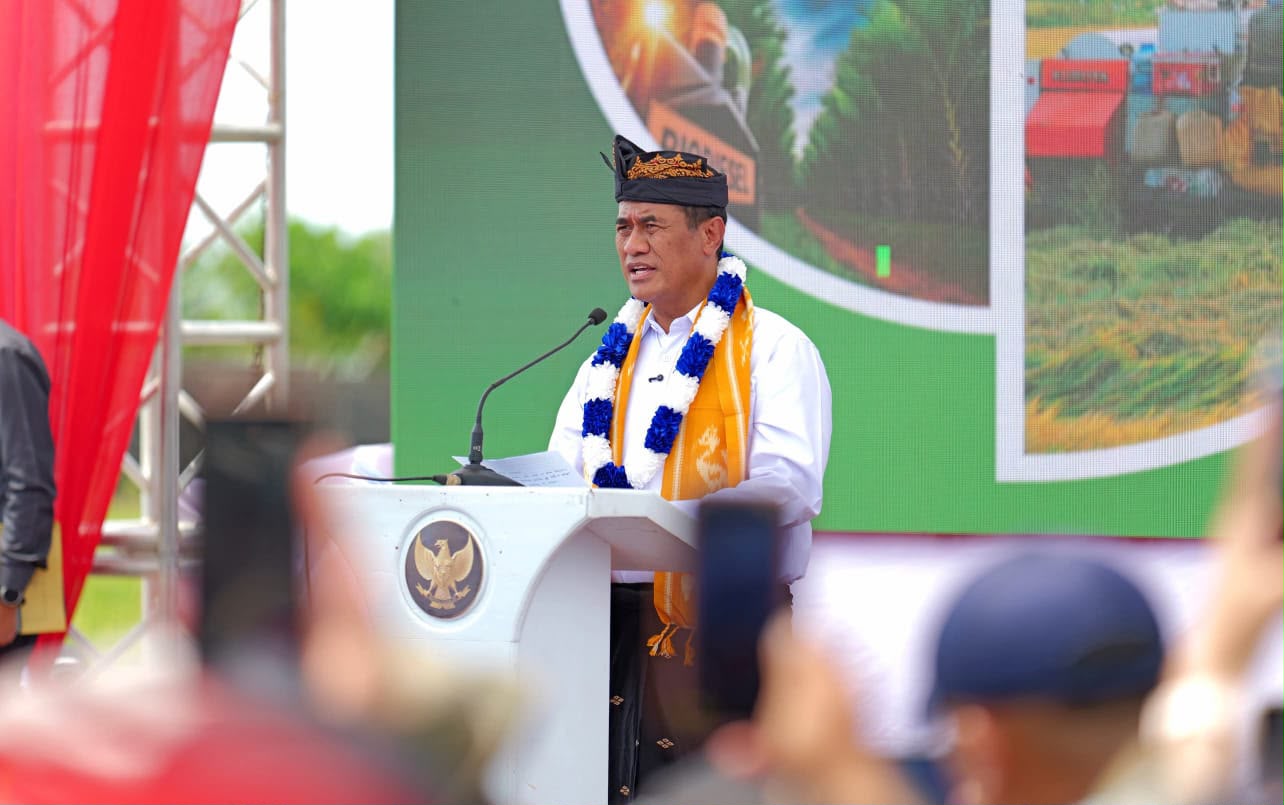 Mentan Amran Sulaiman mencopot manajer pupuk di Banggai, Sulteng, akibat dinilai pasif dan tak membantu petani kesulitan mendapat pupuk bersubsidi.