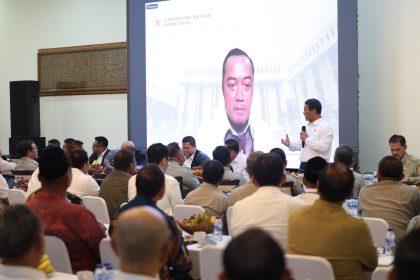 Mensetneg Prasetyo Hadi apresiasi Mentan Amran sebagai 'panglima pangan' dan tegaskan dukungan penuh pemerintah untuk swasembada pangan serta bioetanol disampaikan Prasetyo saat bergabung secara virtual dalam Rapat Koordinasi Percepatan Pengembangan Bioetanol yang dihadiri 44 bupati sentra produksi dari seluruh Indonesia, Senin (21/9/2026).