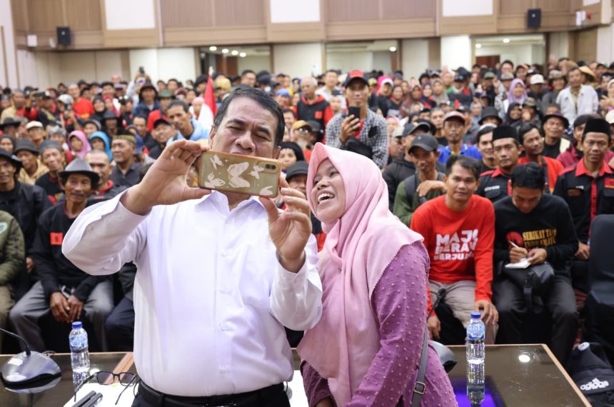 Menteri Pertanian (Mentan) Andi Amran Sulaiman saat menghadiri Seminar Nasional GANTARI 2026 bertema “Regenerasi Pemuda sebagai Penggerak Keberlanjutan dan Swasembada Pangan Indonesia” di Jakarta, Kamis (24/9/2026)