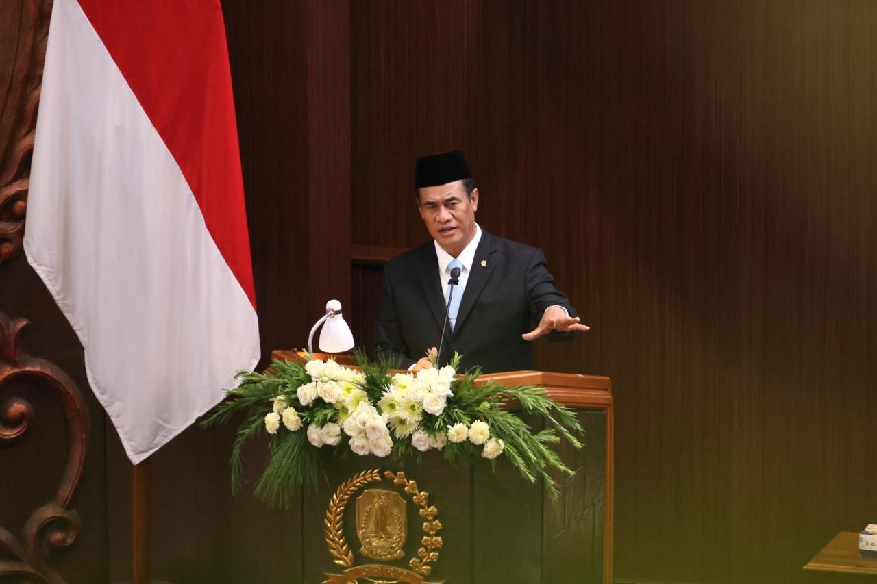 Mentan Andi Amran Sulaiman sebut bantuan Kementan untuk Jatim tembus Rp3 triliun + Rp600 miliar untuk peternakan & pembibitan ayam di Hari Jadi ke-81 Jatim.